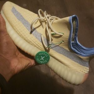 Yeezy 350 v2